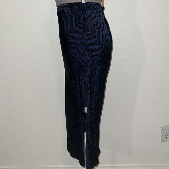 Good American Side Slit Skirt - Picture 2 of 10